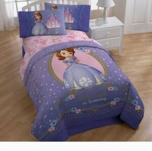Sofia The First comforter and sheet set
